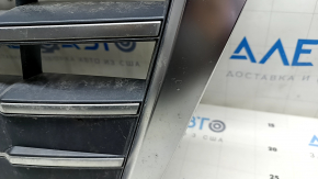 Решетка радиатора grill Audi Q5 80A 18-20 в сборе, с эмблемами, хром, под парктроники, песок