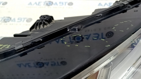 Фара передняя правая в сборе Audi Q5 80A 18-20 LED, царапины, нет одного крепления