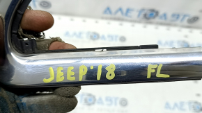 Молдинг двери угловой передней левой Jeep Grand Cherokee WK2 11-22 хром, тип 2, потерт