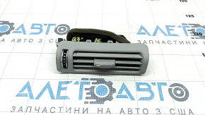 Дефлектор воздуховода центральной стойки правый Audi Q7 16-19 серый