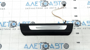 Накладка порога задняя правая внешняя Audi Q7 16-26 черная с хромом, подсветка