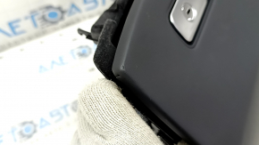 Перчаточный ящик, бардачок Audi Q7 17-17 кожа черная, тычка, вмятины