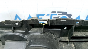 Каркас решетки радиатора grill Audi Q7 16-19 сломаны крепления