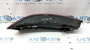 Фонарь правый Audi Q7 16-19 царапины