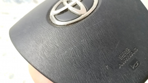 Подушка безопасности airbag в руль водительская Toyota Prius V 12-17 черная, царапина