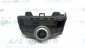 Управление климат-контролем Toyota Prius V 12-17 царапины