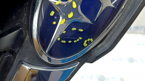 Решетка радиатора grill верхняя со значком Subaru Forester 17-18 SJ песок, тычки, трещины в значке