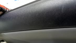 Garnitura portiera spate dreapta Toyota Prius V 12-14 gri inchis, inserare piele gri inchis, sub JBL, zgarieturi, stricate, pentru curatare chimica