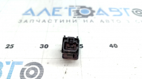 Кнопка PRE CRASH OFF Toyota Prius V 12-17