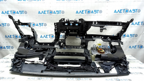 Торпедо передняя панель с AIRBAG Toyota Prius V 12-16 темно-серая кожа, ржавый пиропатрон