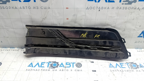 Решетка переднего бампера боковая правая VW Passat b8 16-19 USA без птф, песок, сломано крепление