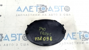 Эмблема значок переднего бампера Toyota Prius V 12-17 под радар круиз, царапины, песок, под полировку