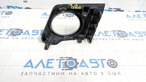 Решетка бампера левая Toyota Prius V 12-14 дорест под птф, песок, тычки