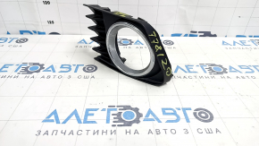 Решетка бампера левая Toyota Prius V 12-14 дорест под птф, песок, тычки