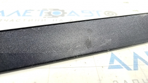 Garnitură prag spate dreapta exterioară Toyota Prius V 12-17 negru, zgârieturi