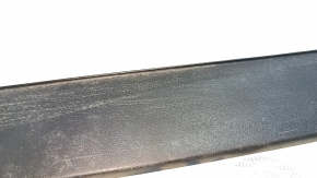 Накладка порога передняя левая внешняя Toyota Prius V 12-17 черная, царапины