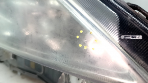 Фара передняя правая в сборе Toyota Prius V 12-14 дорест LED под полировку, царапины, тычки
