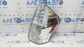 Фонарь правый Toyota Prius V 12-14 дорест, царапины, песок