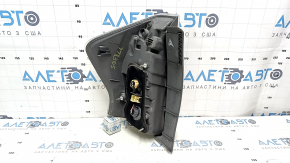 Фонарь правый Toyota Prius V 12-14 дорест, царапины, песок
