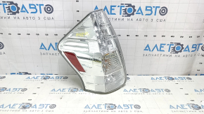 Фонарь левый Toyota Prius V 12-14 дорест, царапины, песок