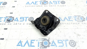 Опора радиатора нижняя правая Subaru Forester 14-18 SJ 2.5, 2.0 с кронштейном, резина + металл