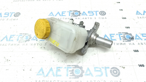 Главный тормозной цилиндр с бачком Subaru Forester 15-18 SJ АКПП с крышкой