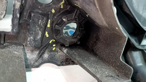 Защита бака задняя правая Subaru Forester 17-18 SJ надрывы, потертости, примят