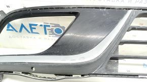 Нижняя решетка переднего бампера Kia Niro 17-19 HEV, PHEV под птф, без радара, трещина в креплении, песок