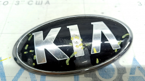 Эмблема значок переднего бампера Kia Niro 17-22 песок, вздулся лак, тычка