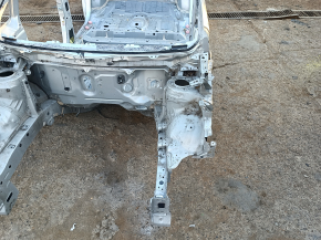 Четверть передняя левая Toyota Prius V 12-17 на кузове, серебро