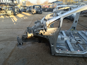 Четверть передняя левая Toyota Prius V 12-17 на кузове, серебро