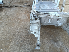 Четверть передняя правая Toyota Prius V 12-17 на кузове, серебро
