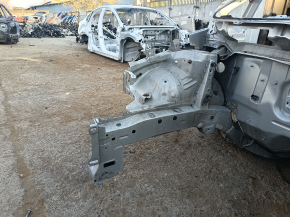 Четверть передняя правая Toyota Prius V 12-17 на кузове, серебро