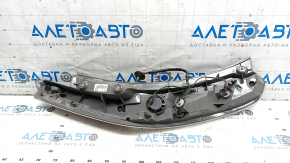 Фонарь правый Nissan Leaf 11-17 белый