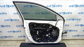 Дверь в сборе передняя левая Kia Niro 17-22 keyless, белый SWP, окрас 0.25-0.3, песок, царапины
