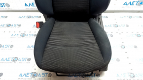 Водительское сидение Nissan Leaf 13-17 без airbag, подогрев, ткань черное, механическое