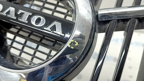 Решетка радиатора grill со значком Volvo XC90 16-19 черная, обрамление хром, без камеры, песок