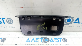 Накладка проема переднего багажника Tesla Model 3 18- черная, царапины