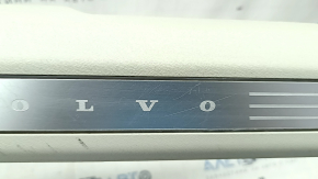 Накладка порога передняя левая внутренняя Volvo XC90 16-23 серая с хром вставкой с подсветкой, царапины, надломана