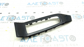 Decorație geam față stânga Nissan Rogue 21-24 US construit, negru, zgârieturi