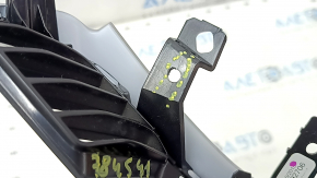 Накладка передней панели левая BMW X5 G05 19-23 под дерево Fineline Stripe, трещина в креплении
