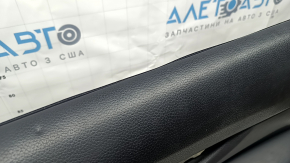 Garnitură portiere față dreapta Nissan Rogue 14-16 negru, inserție din grafit, crestat