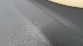 Cartelă de ornamente uși spate stânga BMW 3 F30 12-18 negru, ornamente din lemn, inserție din piele bej, cu mulaj gri și iluminare din spate, zgârieturi, zgârieturi