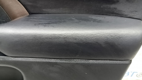 Garnitura portiera fata dreapta Toyota Highlander 17-19 negru, cotiera piele neagra, insert rosu inchis, mulaj gri, stricat, necesita curatare