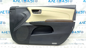 Обшивка двери карточка передняя правая Toyota Avalon 13-18 черная c бежевой вставкой кожа, подлокотник коричневый кожа, с ручкой, царапины