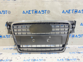 Решетка радиатора в сборе Audi A4 B8 08-12 дорест без эмблемы