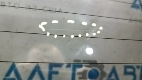 Стекло заднее двери багажника Kia Sorento 16-20 тонировка, царапина