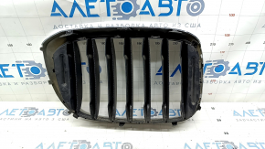 Решетка радиатора grill левая BMW X3 G01 18-21 ноздря, хром обрамление+ серая решетка, тычки, песок