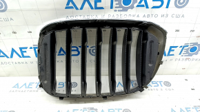 Решетка радиатора grill правая BMW X3 G01 18-21 ноздря, хром обрамление+ серая решетка, тычки, песок