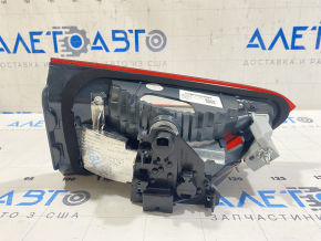 Фонарь внутренний двери багажника правый BMW X1 F48 16-19 LED